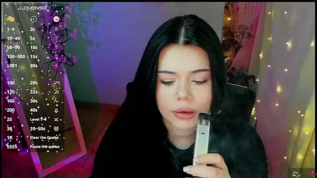 Snapshot of Mona_Esty chatting on May 9, 2026, 6:17 am Mona Esty online show from May 9, 2026, 6:17 am