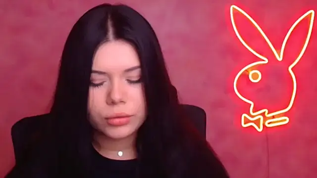 Mona Esty online show from December 5, 2025, 6:39 pm