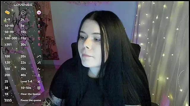 Snapshot of Mona_Esty chatting on March 13, 2026, 7:24 am Mona Esty online show from March 13, 2026, 7:24 am