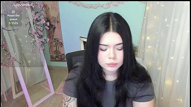 Snapshot of Mona_Esty chatting on March 16, 2026, 7:12 am Mona Esty online show from March 16, 2026, 7:12 am