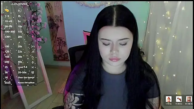 Snapshot of Mona_Esty chatting on April 6, 2026, 6:25 am Mona Esty online show from April 6, 2026, 6:25 am