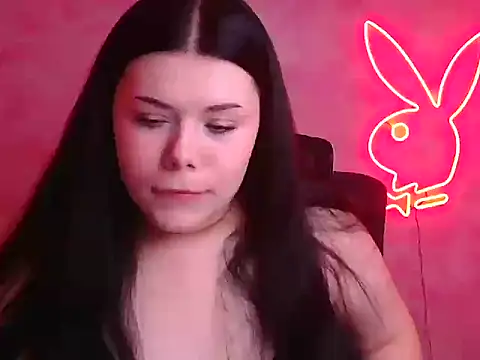 Mona Esty online show from November 18, 2025, 12:41 pm