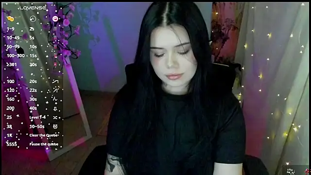 Snapshot of Mona_Esty chatting on May 2, 2026, 6:18 am Mona Esty online show from May 2, 2026, 6:18 am