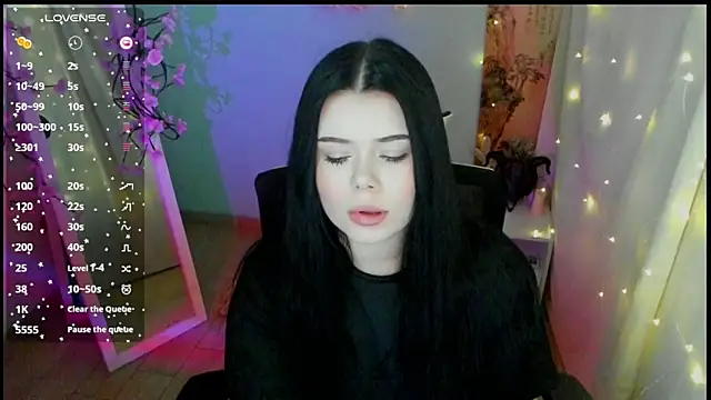 Snapshot of Mona_Esty chatting on May 11, 2026, 8:27 am Mona Esty online show from May 11, 2026, 8:27 am