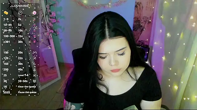 Snapshot of Mona_Esty chatting on July 12, 2026, 6:25 am Mona Esty online show from July 12, 2026, 6:25 am