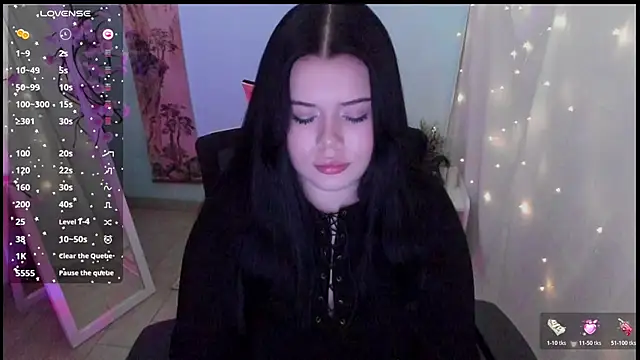 Snapshot of Mona_Esty chatting on April 10, 2026, 6:31 am Mona Esty online show from April 10, 2026, 6:31 am