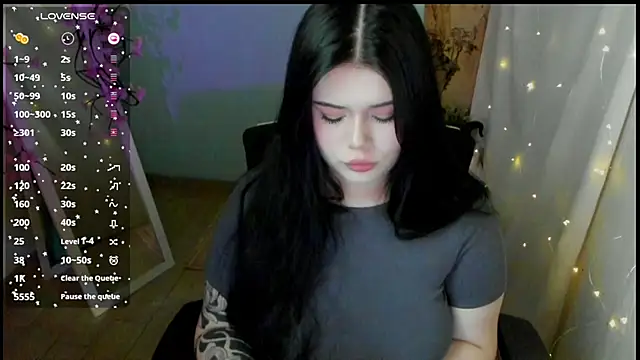 Snapshot of Mona_Esty chatting on April 24, 2026, 1:46 pm Mona Esty online show from April 24, 2026, 1:46 pm
