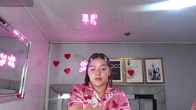 Snapshot of Dayan_v_ chatting on February 20, 2026, 1:13 pm Dayan v online show from February 20, 2026, 1:13 pm