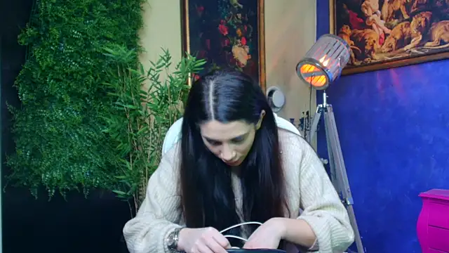 nicolepalmer online show from November 4, 2025, 8:29 am