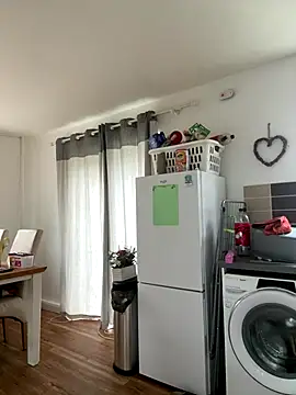 MimiMaee online show from November 11, 2025, 2:12 pm