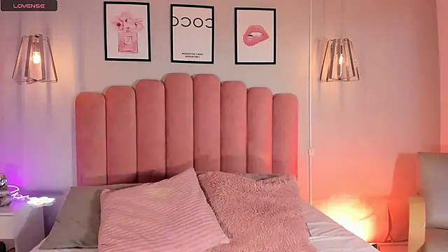 Snapshot of mara_swan_ chatting on October 19, 2025, 3:48 pm mara swan online show from October 19, 2025, 3:48 pm