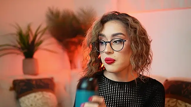 AileenKiss online show from May 13, 2026, 7:43 pm