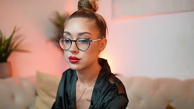 AileenKiss online show from October 10, 2025, 6:31 pm