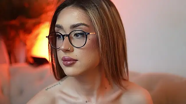 AileenKiss online show from May 14, 2026, 8:17 pm
