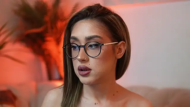 AileenKiss online show from April 3, 2026, 8:15 pm