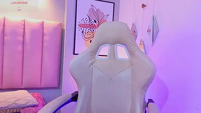 CamilaLevy online show from April 10, 2026, 12:23 pm