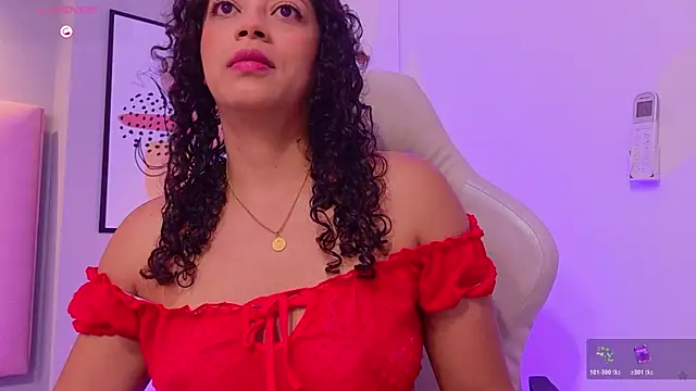 CamilaLevy online show from May 4, 2026, 12:19 pm