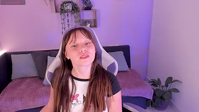 AliciaMoonx online show from October 6, 2025, 11:55 am