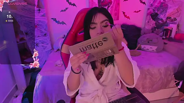 Snapshot of emma_soffia chatting on October 25, 2025, 2:07 pm emma soffia online show from October 25, 2025, 2:07 pm