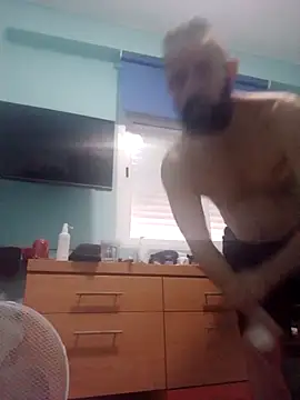 Snapshot of kikecastella chatting on October 27, 2025, 3:13 pm kikecastella online show from October 27, 2025, 3:13 pm