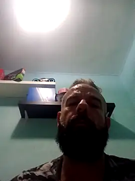 Snapshot of kikecastella chatting on October 5, 2025, 11:39 pm kikecastella online show from October 5, 2025, 11:39 pm