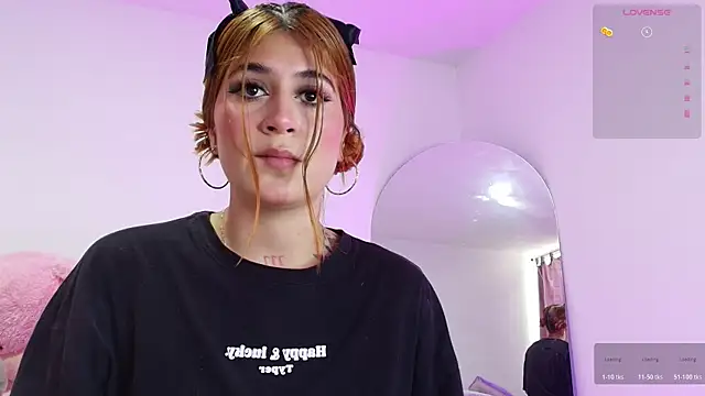 SoofiKiss online show from November 26, 2025, 7:36 pm