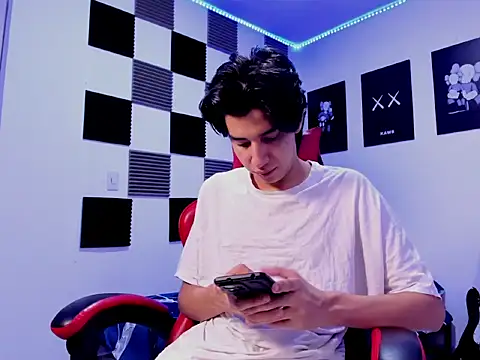 Snapshot of jeycobb chatting on December 4, 2025, 12:04 pm jeycobb online show from December 4, 2025, 12:04 pm