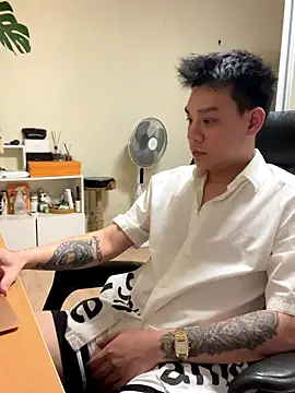 Snapshot of latava chatting on November 7, 2025, 4:55 pm latava online show from November 7, 2025, 4:55 pm