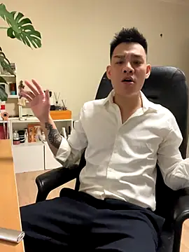 Snapshot of latava chatting on November 10, 2025, 4:34 pm latava online show from November 10, 2025, 4:34 pm