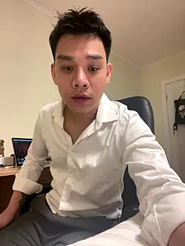 Snapshot of latava chatting on October 9, 2025, 4:29 pm latava online show from October 9, 2025, 4:29 pm