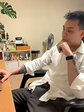 Snapshot of latava chatting on November 18, 2025, 5:38 pm latava online show from November 18, 2025, 5:38 pm