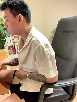 Snapshot of latava chatting on November 5, 2025, 3:37 pm latava online show from November 5, 2025, 3:37 pm