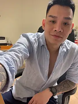 Snapshot of latava chatting on November 9, 2025, 3:49 pm latava online show from November 9, 2025, 3:49 pm