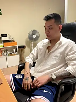 Snapshot of latava chatting on November 11, 2025, 3:18 pm latava online show from November 11, 2025, 3:18 pm