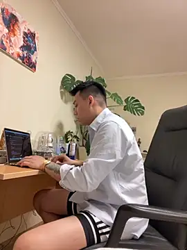 Snapshot of latava chatting on November 14, 2025, 3:48 pm latava online show from November 14, 2025, 3:48 pm