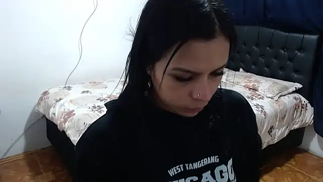 Snapshot of linnaskinyy chatting on March 5, 2026, 5:26 am linnaskinyy online show from March 5, 2026, 5:26 am