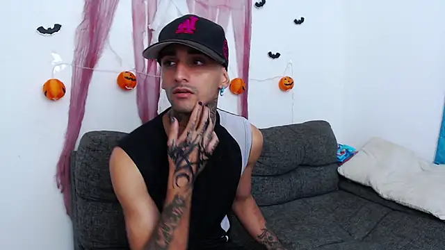 sombralovers online show from November 2, 2025, 3:06 pm