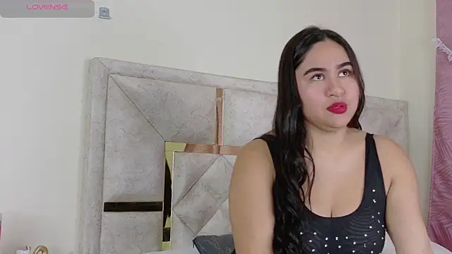 Snapshot of Mia_belmontt chatting on October 22, 2025, 8:08 pm Mia belmontt online show from October 22, 2025, 8:08 pm