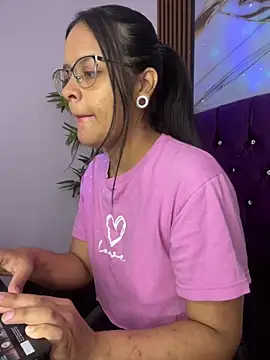Snapshot of sharon_ec chatting on October 8, 2025, 1:23 pm sharon ec online show from October 8, 2025, 1:23 pm