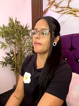 Snapshot of sharon_ec chatting on October 7, 2025, 1:23 pm sharon ec online show from October 7, 2025, 1:23 pm