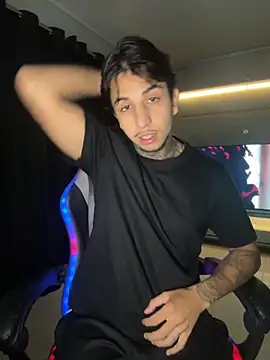 Snapshot of RealGdiass chatting on October 8, 2025, 3:52 am RealGdiass online show from October 8, 2025, 3:52 am