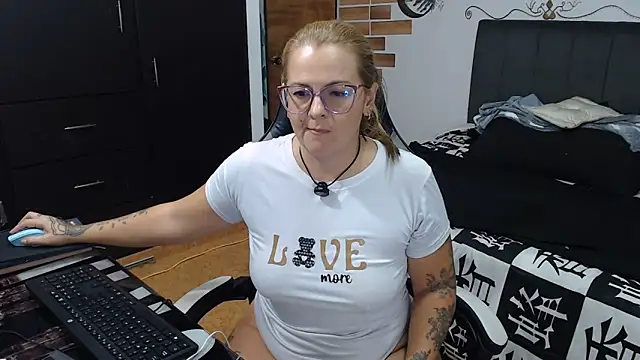 Snapshot of perlagoloza05 chatting on July 1, 2026, 2:34 am perlagoloza05 online show from July 1, 2026, 2:34 am