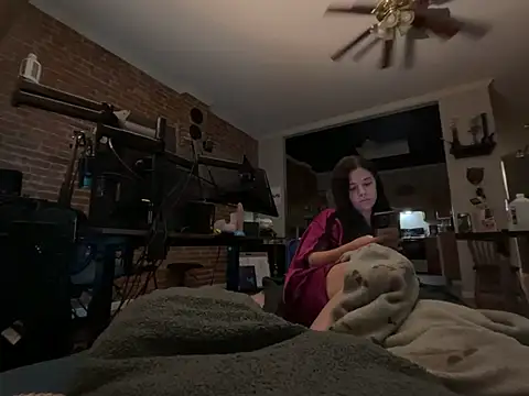 Jynx420friendly online show from July 14, 2026, 2:05 am