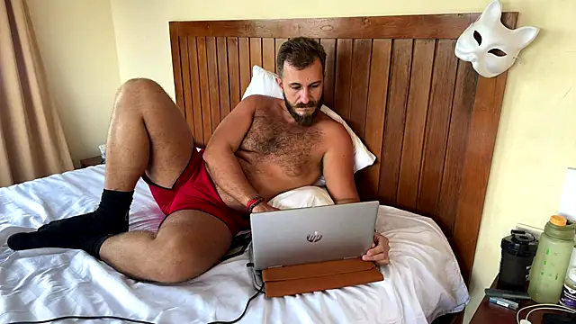 Snapshot of mrmaxiy chatting on April 20, 2026, 8:17 am mrmaxiy online show from April 20, 2026, 8:17 am