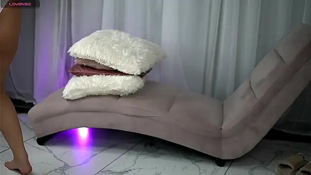 MysticLayla online show from November 12, 2025, 4:49 am