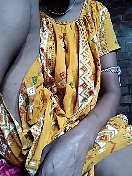 Hotty-romi3 online show from October 11, 2025, 4:57 am