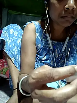 Hotty-romi3 online show from October 13, 2025, 3:46 pm