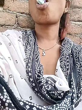 Hotty-romi3 online show from November 18, 2025, 5:22 am