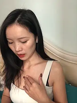 Mile-m online show from November 30, 2025, 4:24 am