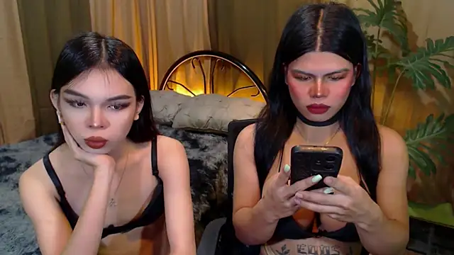 TWINKTRANSSHANEL online show from October 18, 2025, 10:17 am